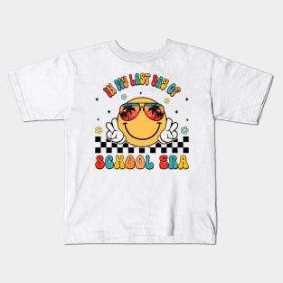 In My Last Day Of School Era Groovy Retro Smile Face Summer Kids T-Shirt